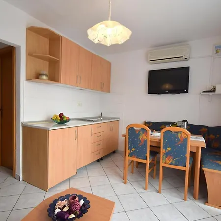Sunny By Interhome Apartman Njivice